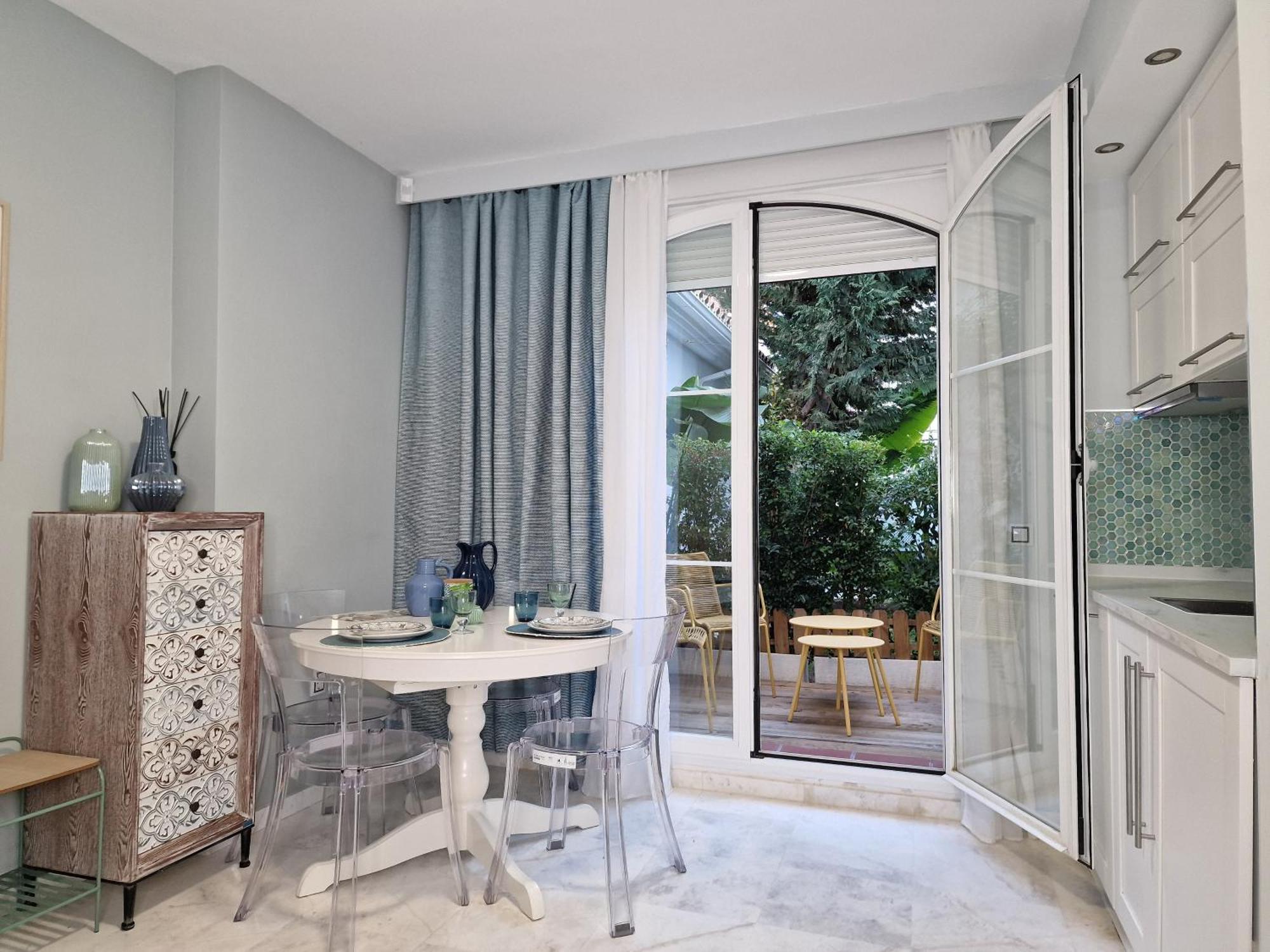 Sun & Palms - Cozy Flat In Quiet Neighbourhood With A Great Pool Area Lägenhet Málaga Exteriör bild
