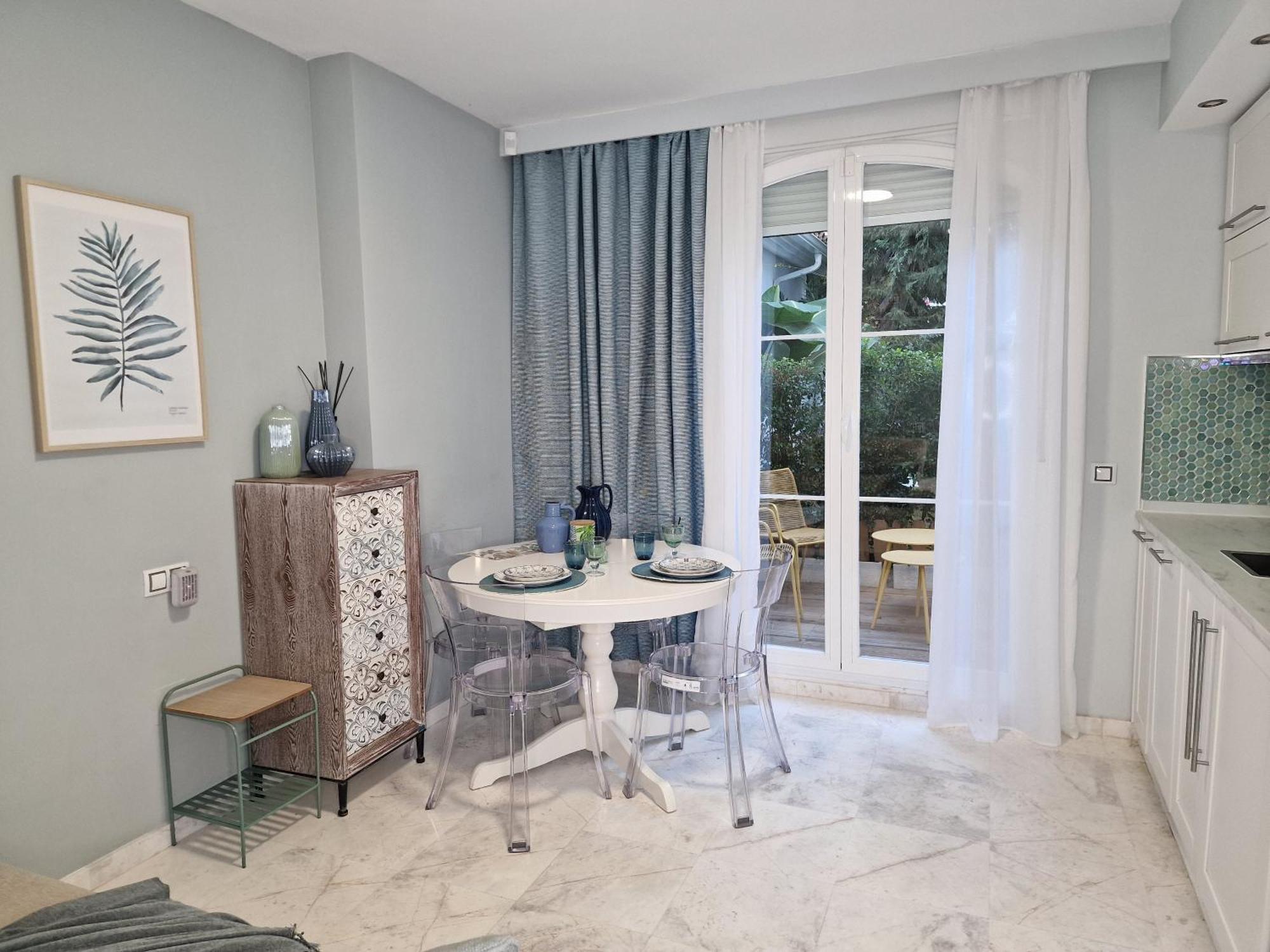 Sun & Palms - Cozy Flat In Quiet Neighbourhood With A Great Pool Area Lägenhet Málaga Exteriör bild