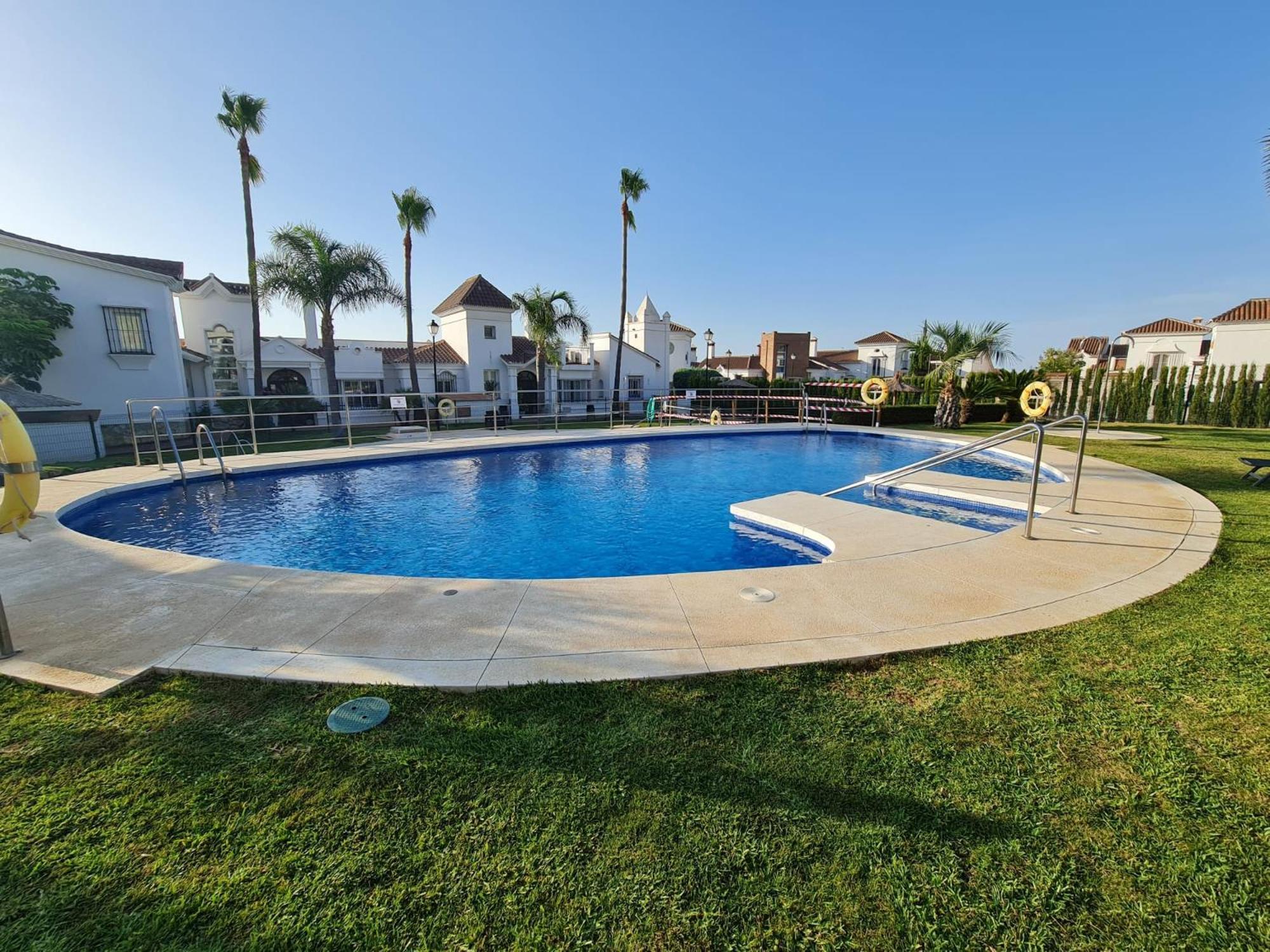 Sun & Palms - Cozy Flat In Quiet Neighbourhood With A Great Pool Area Lägenhet Málaga Exteriör bild