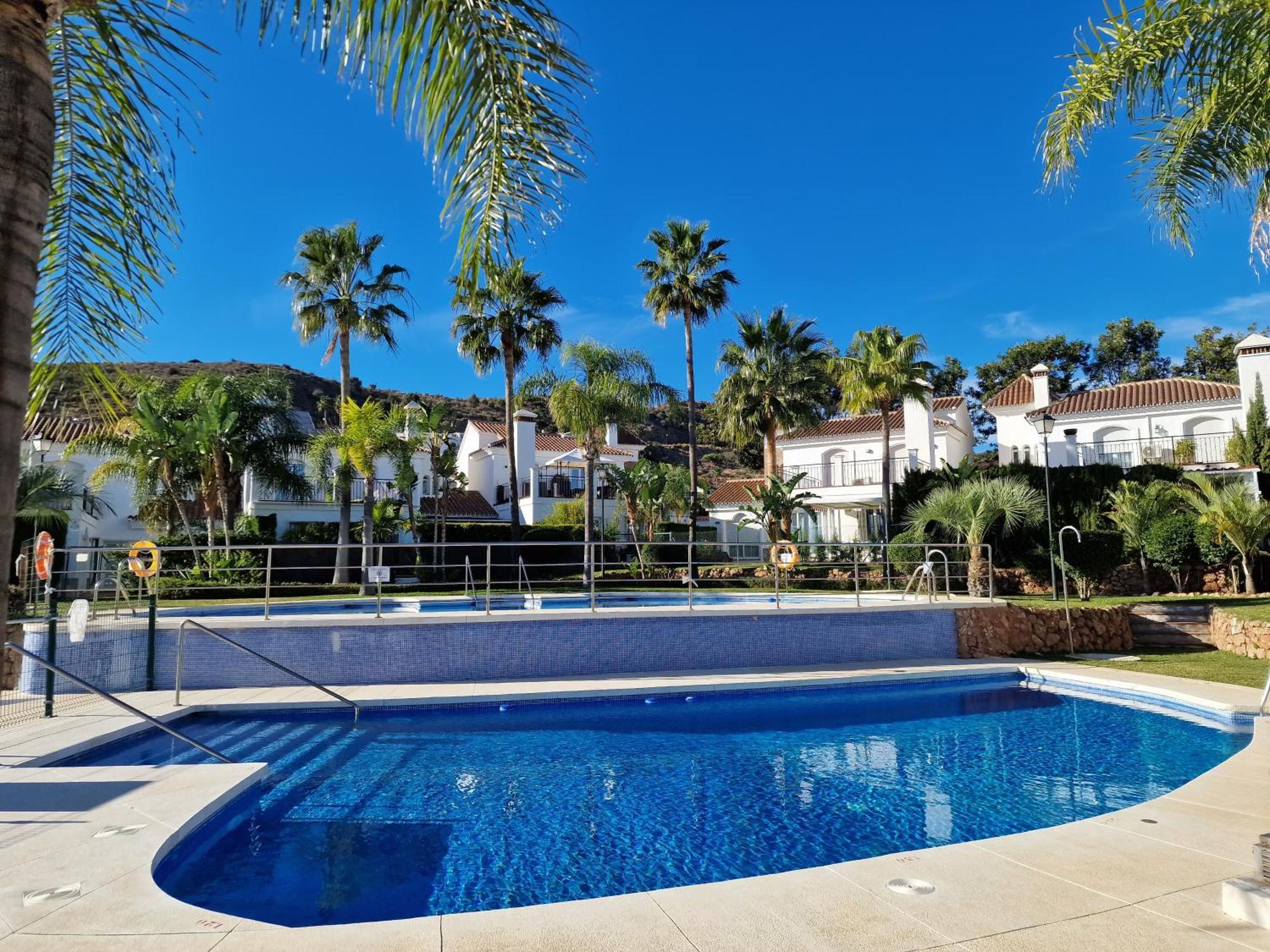 Sun & Palms - Cozy Flat In Quiet Neighbourhood With A Great Pool Area Lägenhet Málaga Exteriör bild